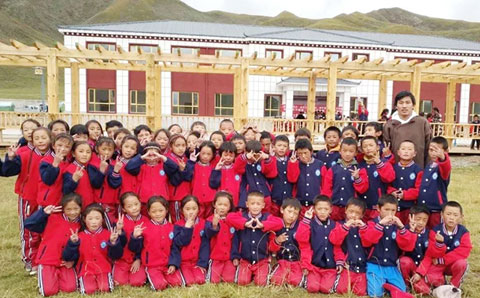 拳拳助學(xué)心，殷殷護(hù)苗情，城望集團(tuán)愛心助力下貢麻鄉(xiāng)小學(xué)